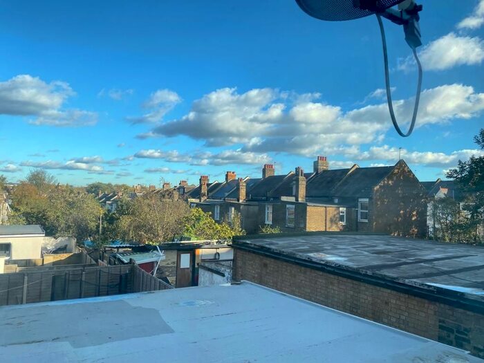 Studio To Rent In Craven Park, London, NW10