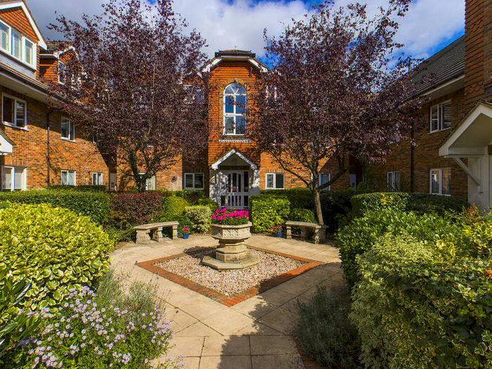 2 Bedroom Flat To Rent In Addington Road, South Croydon, CR2