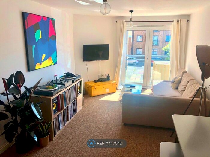 1 Bedroom Flat To Rent In Effra Parade, London, SW2