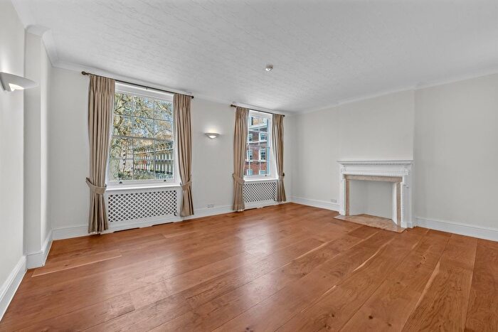 3 Bedroom Terraced House To Rent In Connaught Square, Hyde Park, W2