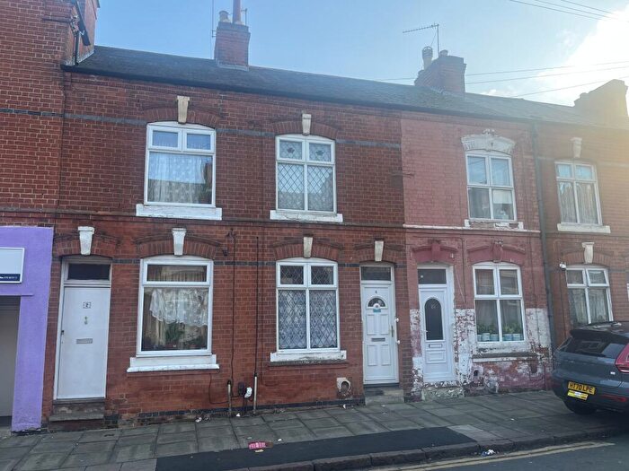 2 Bedroom Terraced House For Sale In Roslyn Street, Leicester, Leicestershire, LE2