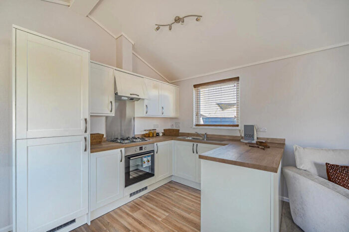2 Bedroom Park Home For Sale In Oakham, Rutland, LE15