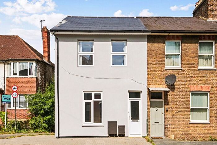 4 Bedroom House To Rent In Lower Road, Harrow, HA2