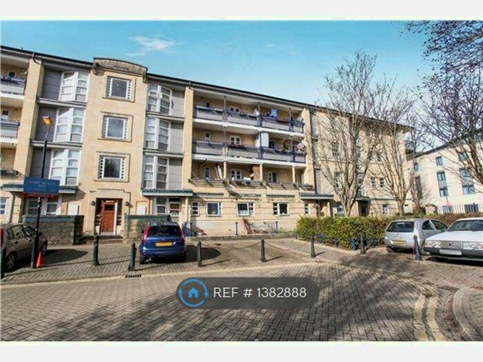 3 Bedroom Flat To Rent In Riverside Gardens, Bath, BA1