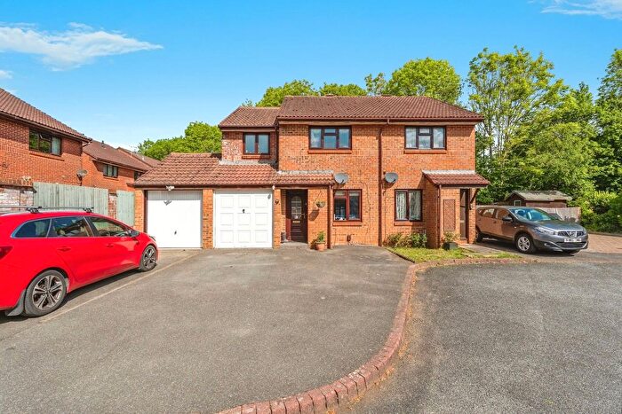 3 Bedroom Semi Detached House For Sale In Perrywood Gardens, Totton, Southampton, Hampshire, SO40