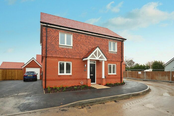 4 Bedroom Detached House To Rent In Sea Serpent Road, Bracklesham Bay, Chichester, West Sussex, PO20