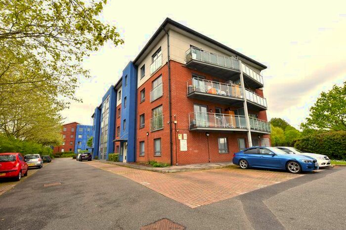 2 Bedroom Flat To Rent In Cleeve Way, Sutton, SM1