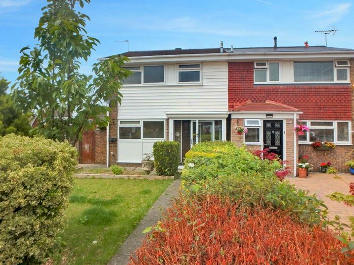3 Bedroom Semi-Detached House To Rent In The Drove Way, Istead Rise, Gravesend, Kent, DA13