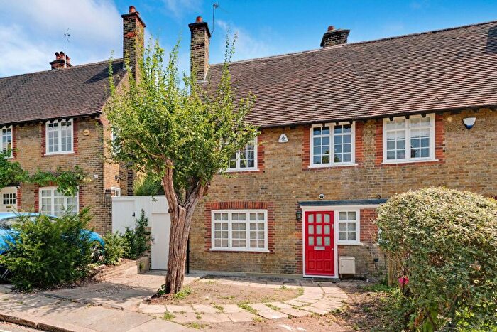 3 Bedroom Semi-Detached House For Sale In Westholm, London, NW11
