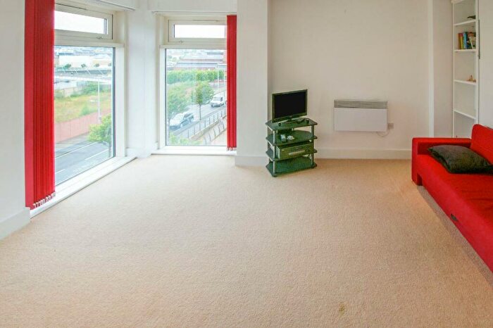 Studio To Rent In Kings Road, Swansea, SA1