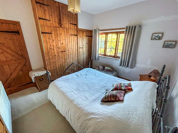 2 Bedroom Cottage For Sale In Lower Chirk Bank, Wrexham, LL14