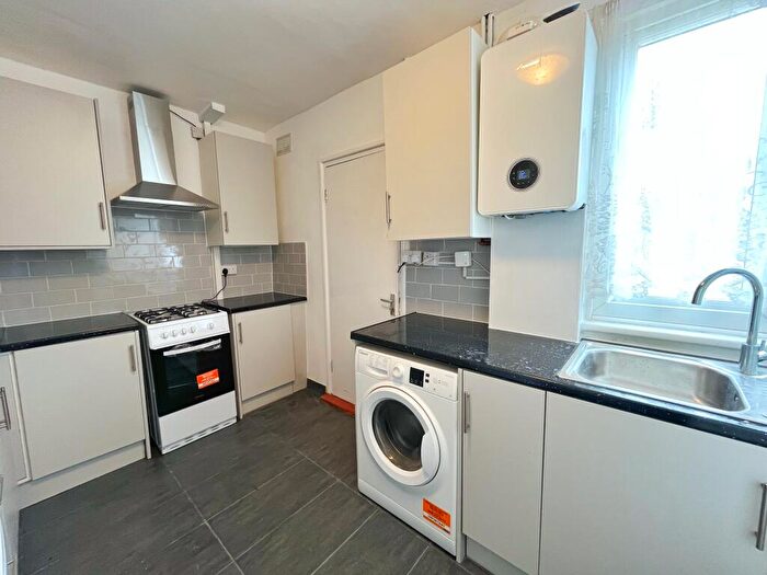 3 Bedroom House To Rent In Holborn Road, Plaistow, E13