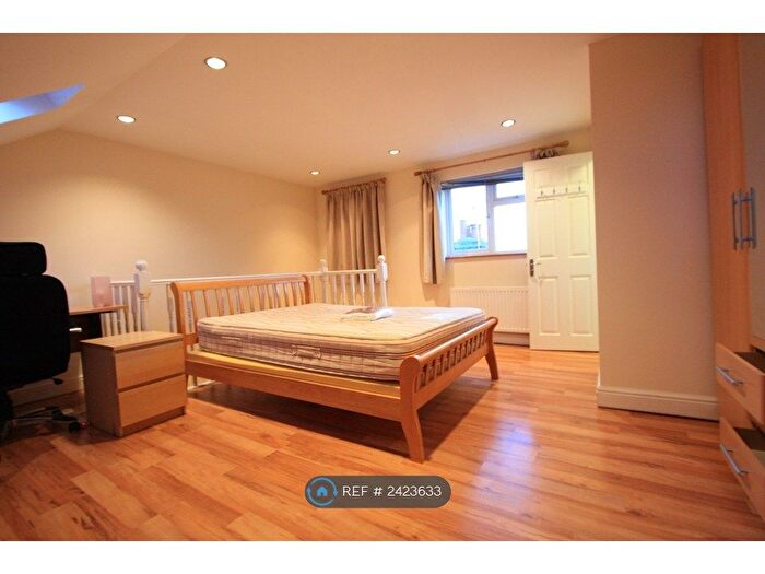 2 Bedroom Maisonette To Rent In Franciscan Road, London, SW17