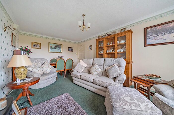 4 Bedroom Bungalow For Sale In Holcombe Drive, Llandrindod Wells, Powys, LD1
