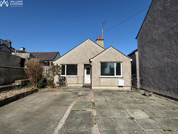3 Bedroom Detached Bungalow For Sale In High Terrace, Holyhead, LL65