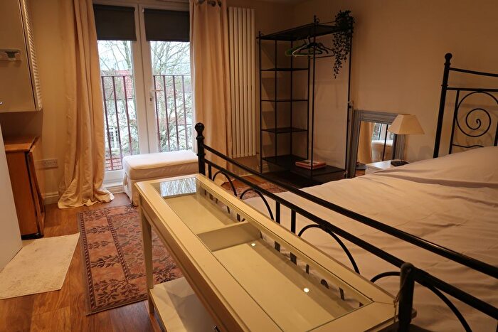 Studio To Rent In Eastcote Avenue, Greenford, UB6