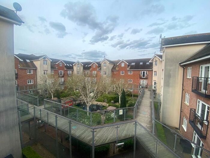 2 Bedroom Apartment To Rent In Lumley Road, Horley, Surrey, RH6