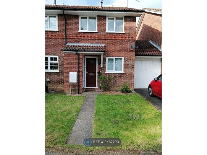 2 Bedroom Semi-Detached House To Rent In Radnor Road, Bracknell, RG12