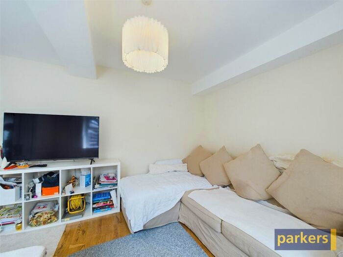 1 Bedroom Apartment For Sale In Oxford Road, Reading, Berkshire, RG30