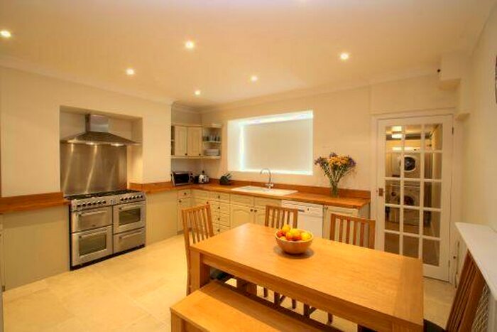 7 Bedroom Terraced House To Rent In Southleigh Road, Bristol, BS8