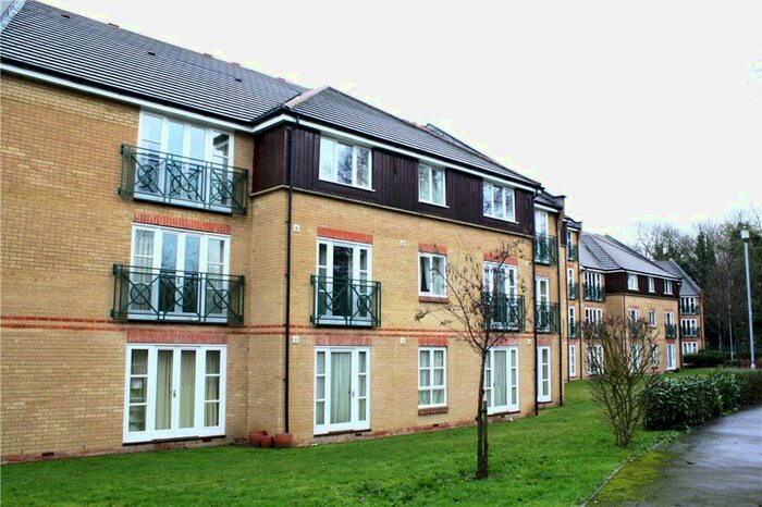 2 Bedroom Flat To Rent In Faraday Road, Guildford, Surrey, GU1