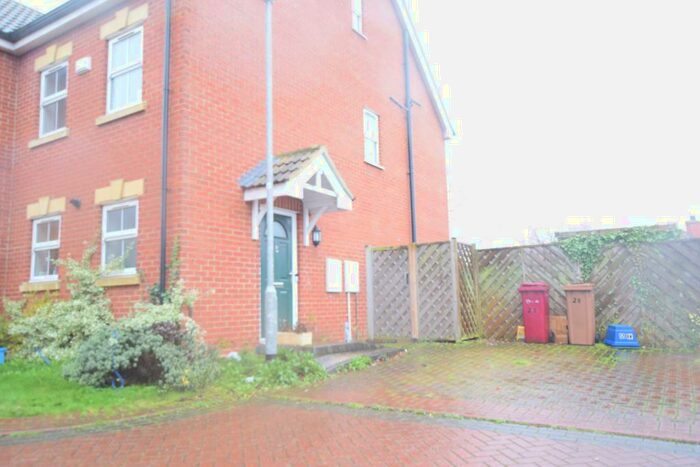 3 Bedroom Terraced House To Rent In Old School Close, Brigg, DN20