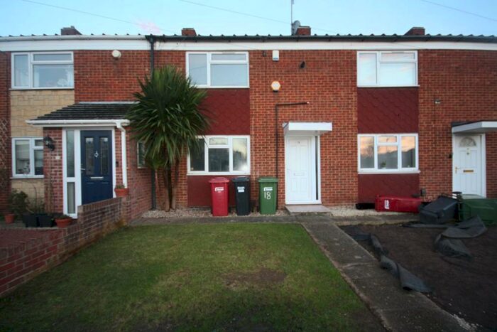 2 Bedroom House To Rent In Minster Way, Slough, SL3
