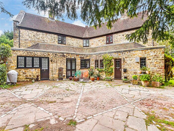 2 Bedroom Flat For Sale In Warren Road, Crowborough, East Sussex, TN6