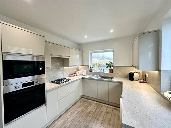 3 Bedroom Detached Bungalow To Rent In Howey Close, Newhaven, BN9