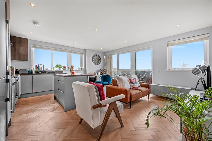 2 Bedroom Flat To Rent In Tarves Way, Greenwich, SE10