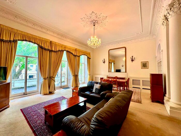 3 Bedroom Flat To Rent In Queen's Gate, London, SW7