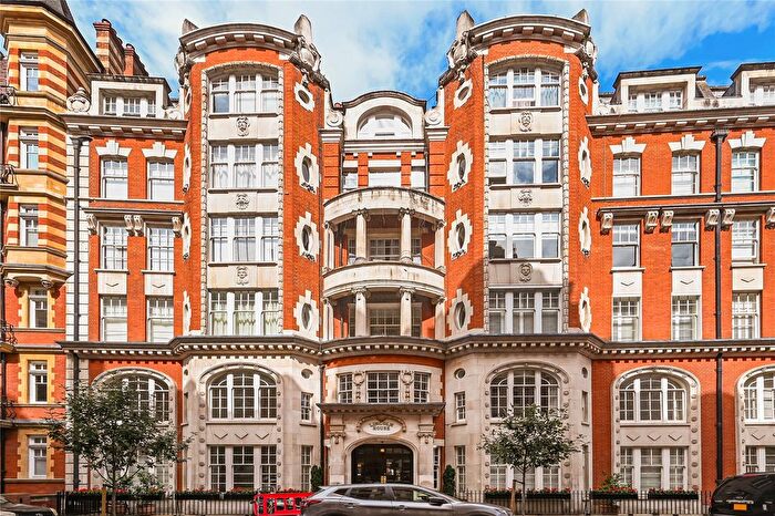 3 Bedroom Flat For Sale In Basil Street, London, SW3
