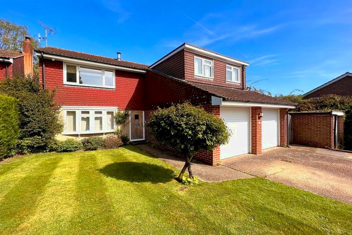 5 Bedroom Detached House For Sale In Hurst Close, Amberley, West Sussex, BN18