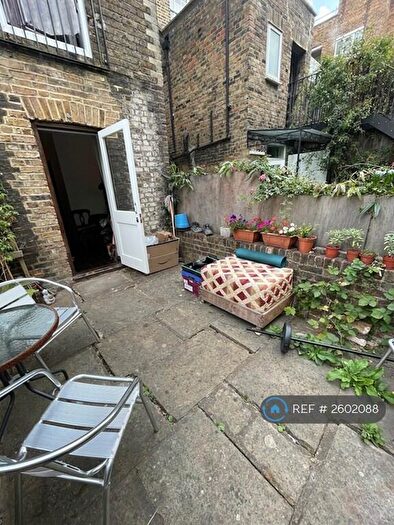 1 Bedroom Flat To Rent In Harrington Square, London, NW1