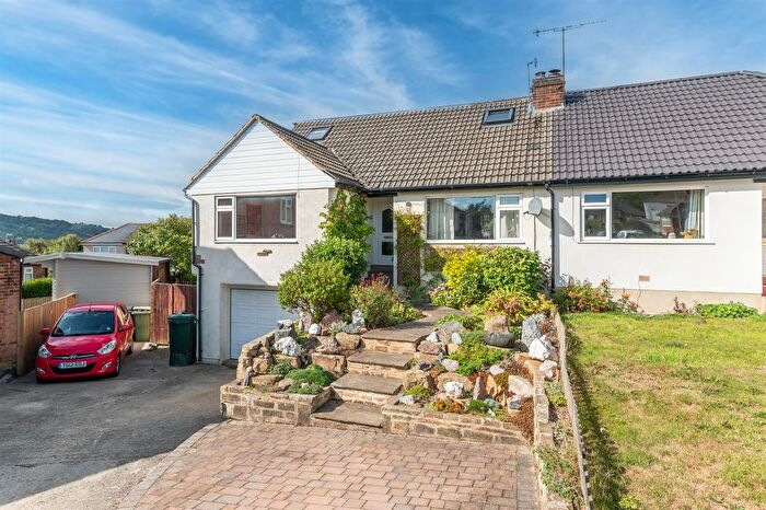 4 Bedroom Semi-Detached House For Sale In Wrenbeck Close, Otley, LS21