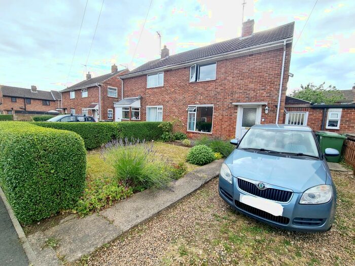 3 Bedroom House To Rent In Pine Close, LN1