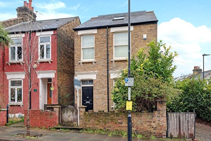 3 Bedroom Detached House To Rent In Wells House Road, London, NW10