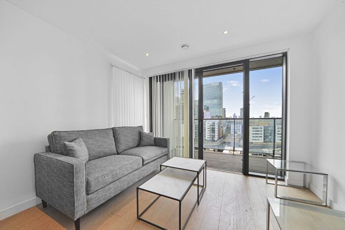 1 Bedroom Flat To Rent In Horizons Tower, Yabsley Street, E14