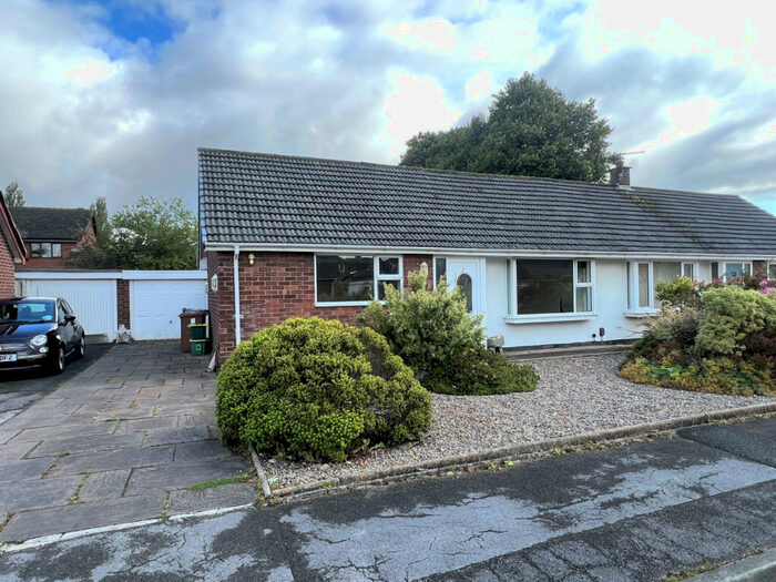 2 Bedroom Bungalow To Rent In Moorhey Crescent Preston, PR1