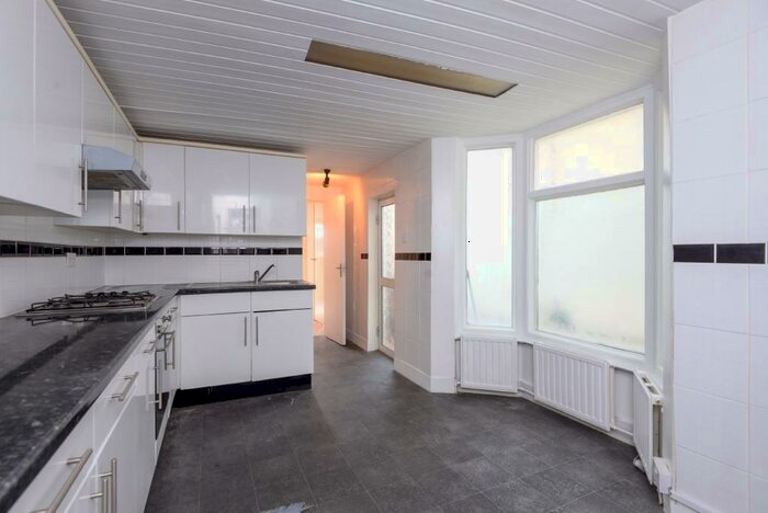 4 Bedroom Terraced House To Rent In Stanhope Road, North Finchley, London, N12