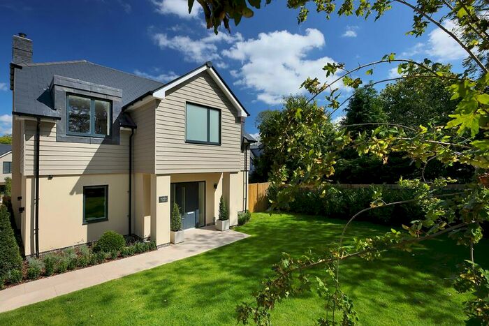 6 Bedroom Detached House For Sale In Kennel Lane, Fetcham, KT22