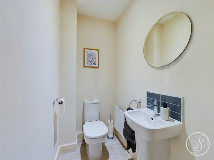 2 Bedroom Terraced House For Sale In Eden Court, Leeds, LS4