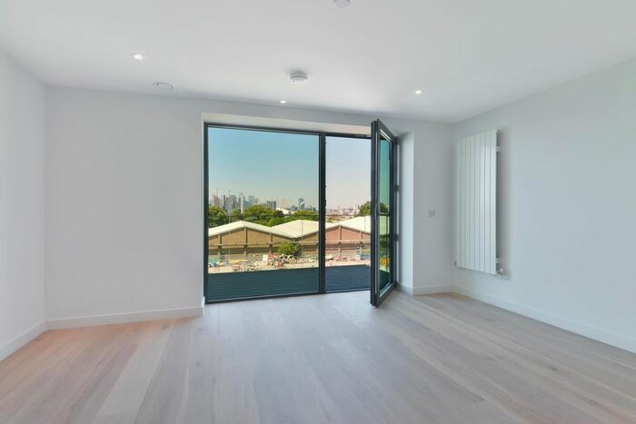 1 Bedroom Flat To Rent In Fairwater House, Royal Wharf, London, E16
