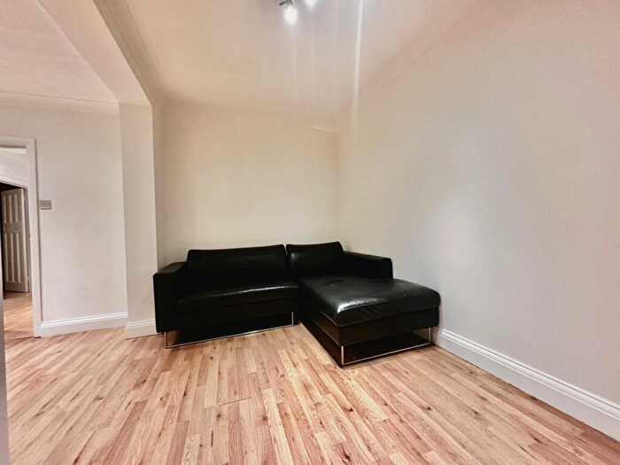 3 Bedroom Flat To Rent In Florida Road, CR7