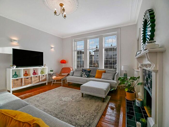1 Bedroom Flat For Sale In Dryburgh Avenue, Rutherglen, Glasgow, South Lanarkshire, G73