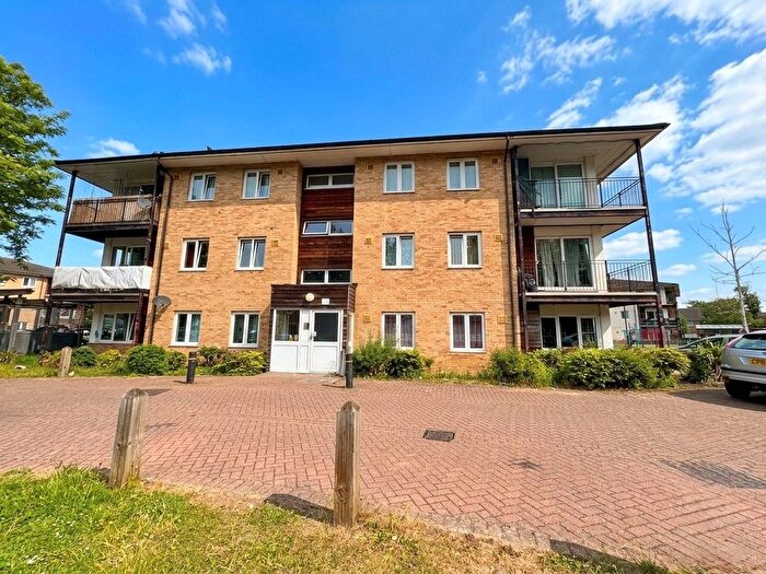 2 Bedroom Flat For Sale In Blackburn Way, Hounslow, TW4