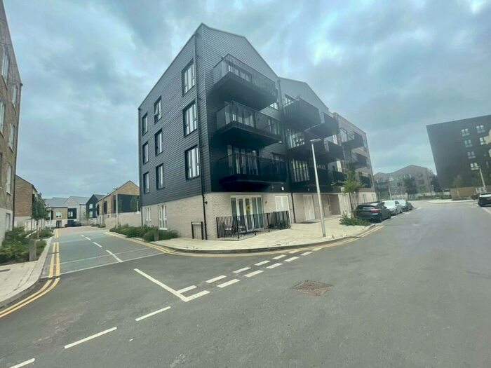 2 Bedroom Apartment To Rent In Corys Road, Rochester, ME1