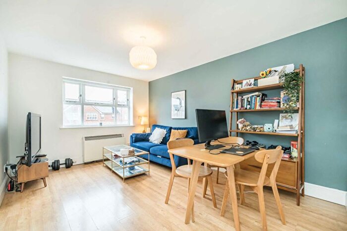 1 Bedroom Flat For Sale In Henry Doulton Drive, Tooting, SW17