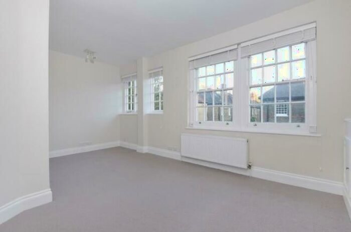 3 Bedroom Flat To Rent In Britonside Avenue, Liverpool, Merseyside, L32