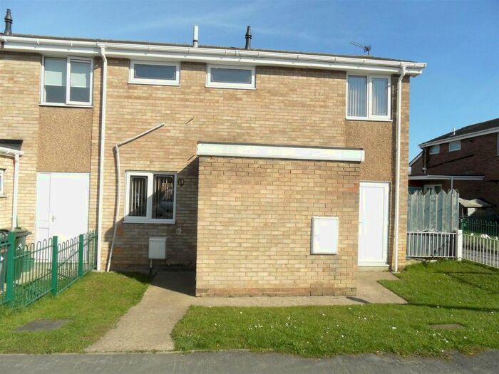 2 Bedroom End Of Terrace House To Rent In Croasdale Gardens, Doncaster, DN6